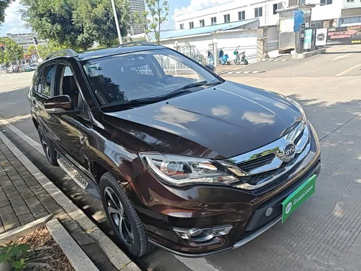 BYD S7