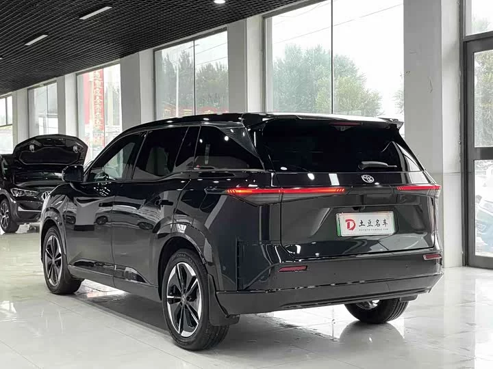 Toyota Bozhi 3X
