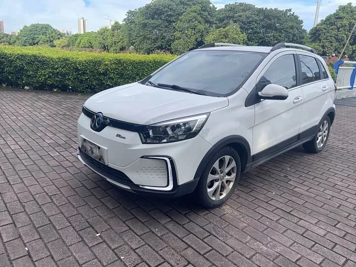 BAIC EC5