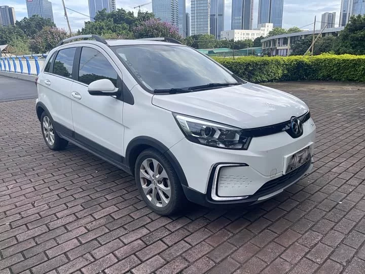 BAIC EC5