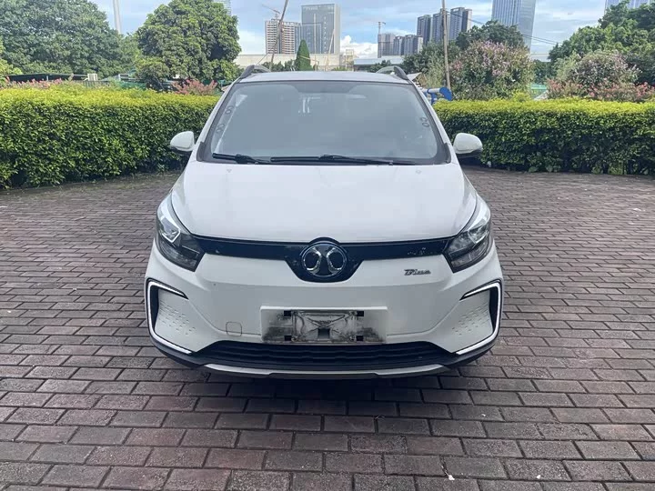BAIC EC5