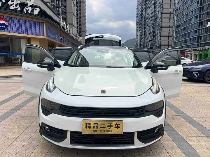 Lynk & Co 02