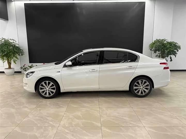 Peugeot 408