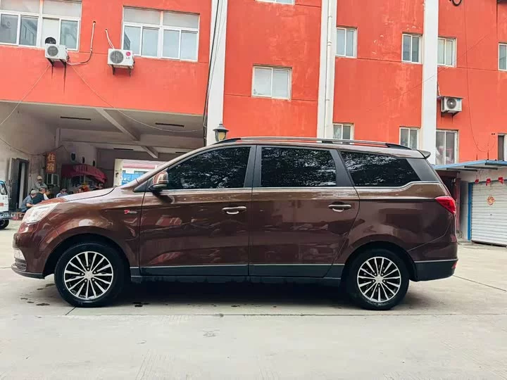 BAIC M50F