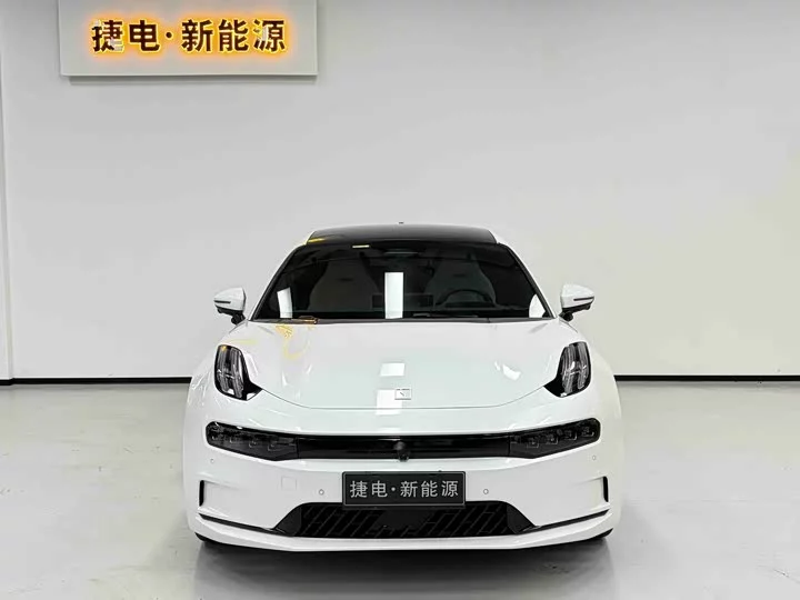 ZEEKR 001
