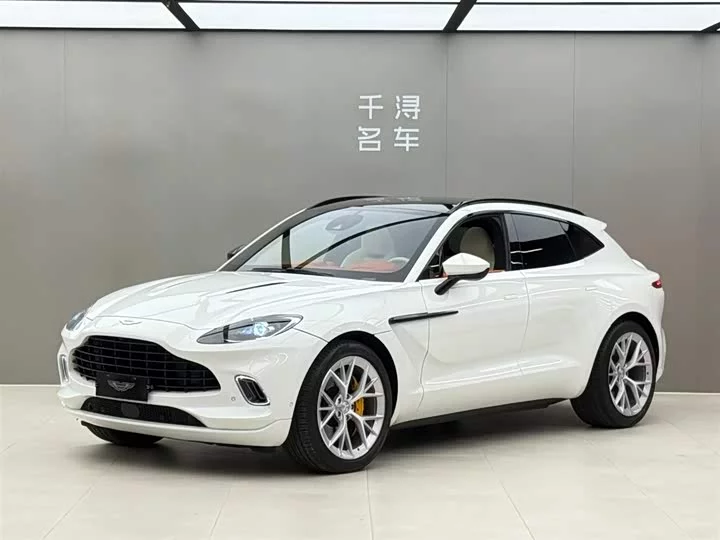 Aston Martin DBX
