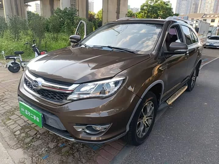 BYD S7