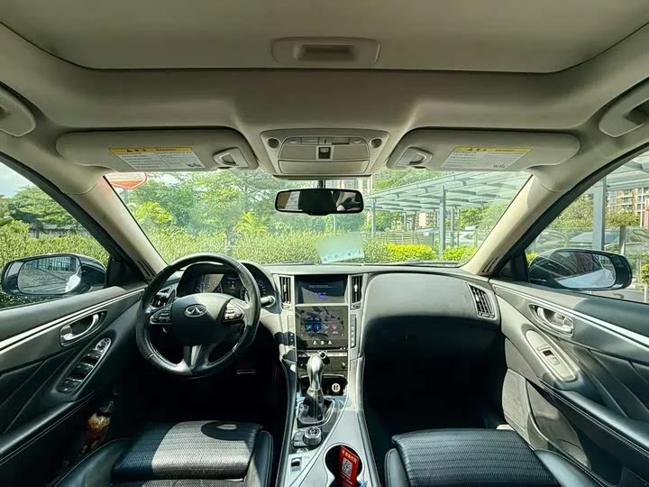 Infiniti Q50L
