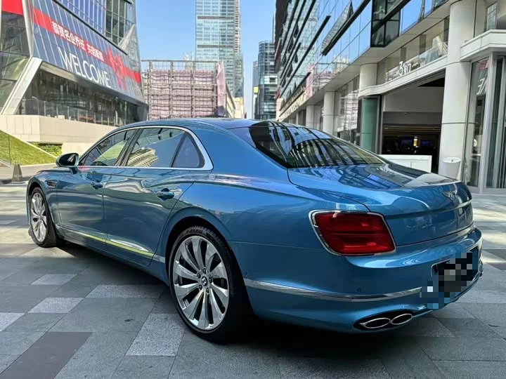 Bentley galloping