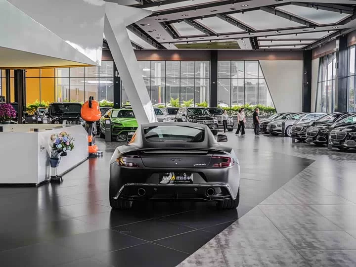 Aston Martin Vanquish