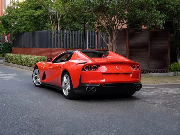 ferrari 812