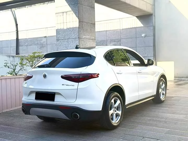 alfa romeo Stelvio