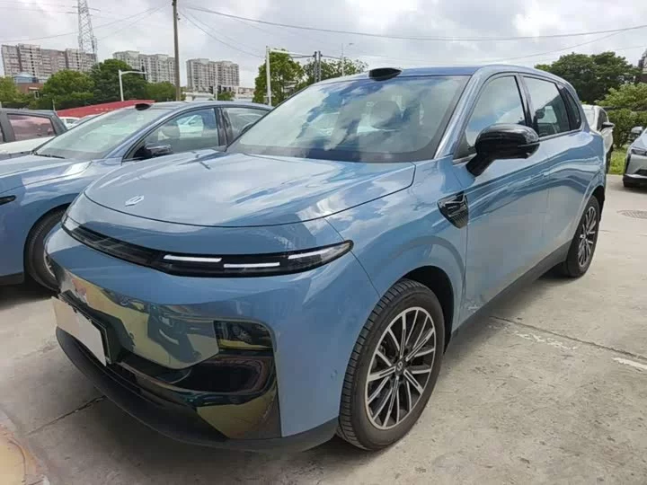 Leapmotor B10