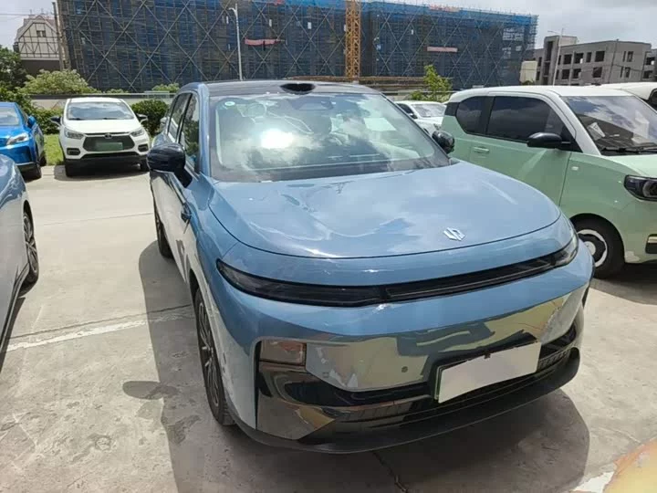 Leapmotor B10