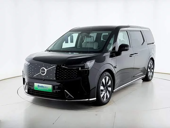 Volvo EM90