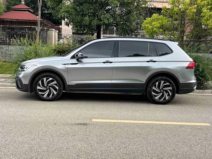 Volkswagen Tiguan L