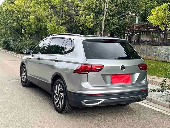 Volkswagen Tiguan L