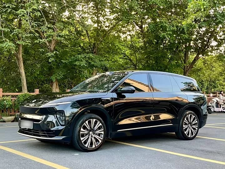 NIO ES8