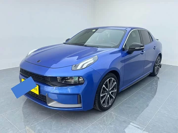 Lynk & Co 03
