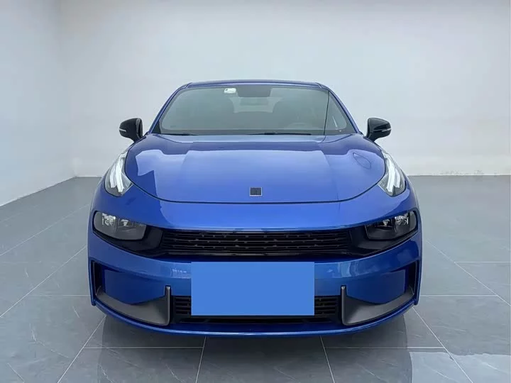 Lynk & Co 03