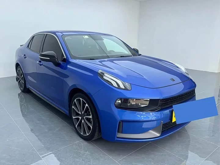 Lynk & Co 03