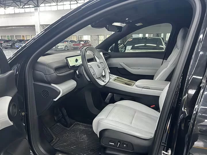 NIO ES6