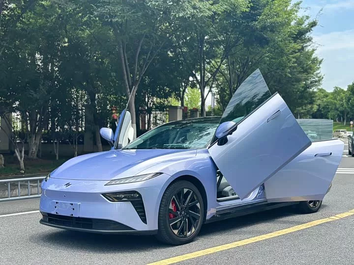 Dongfeng eπ007