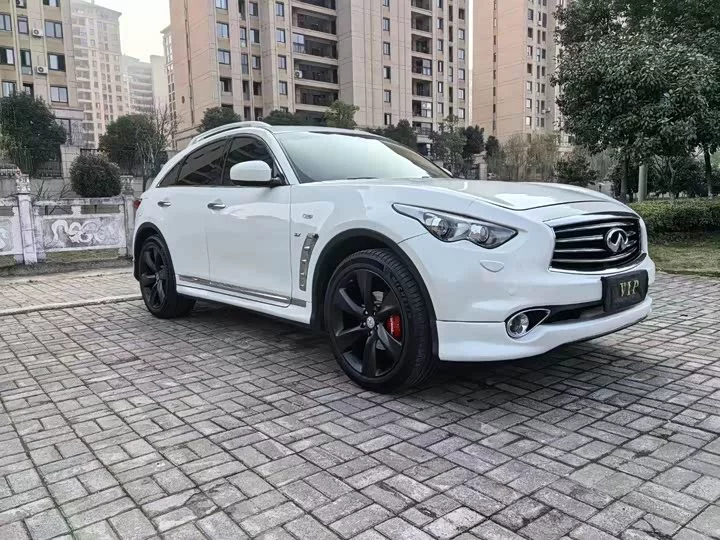 Infiniti QX70