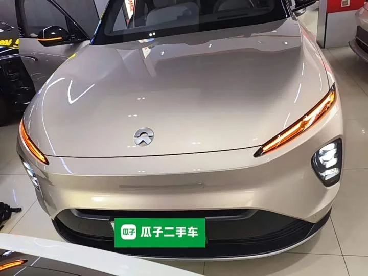 NIO ES8