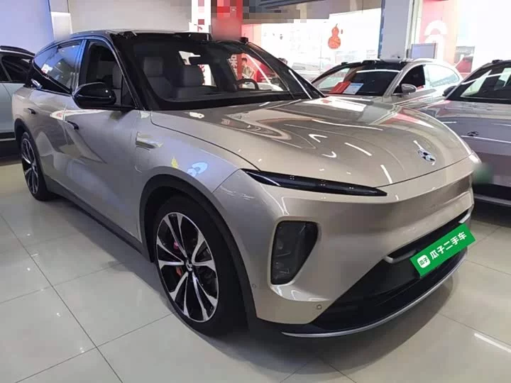 NIO ES8