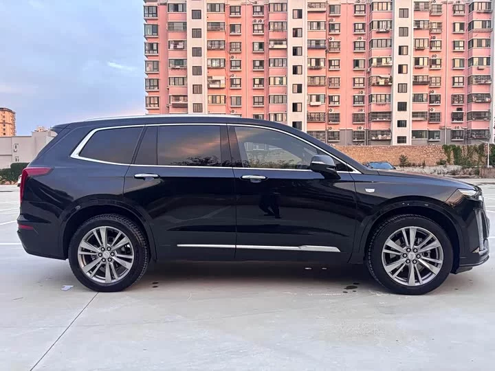 Cadillac XT6