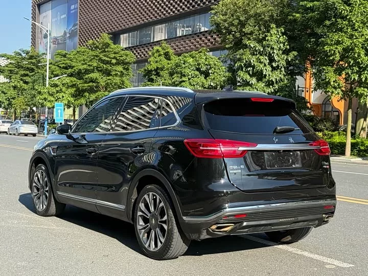 Hongqi HS5