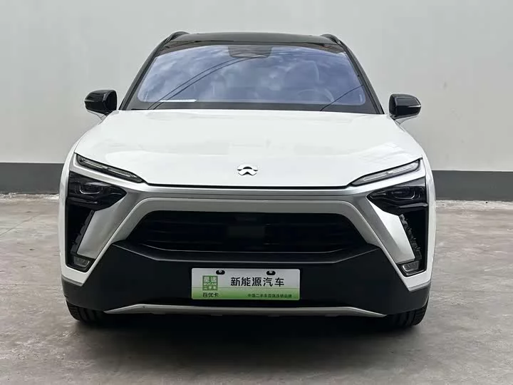 NIO ES8