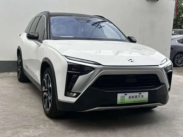 NIO ES8
