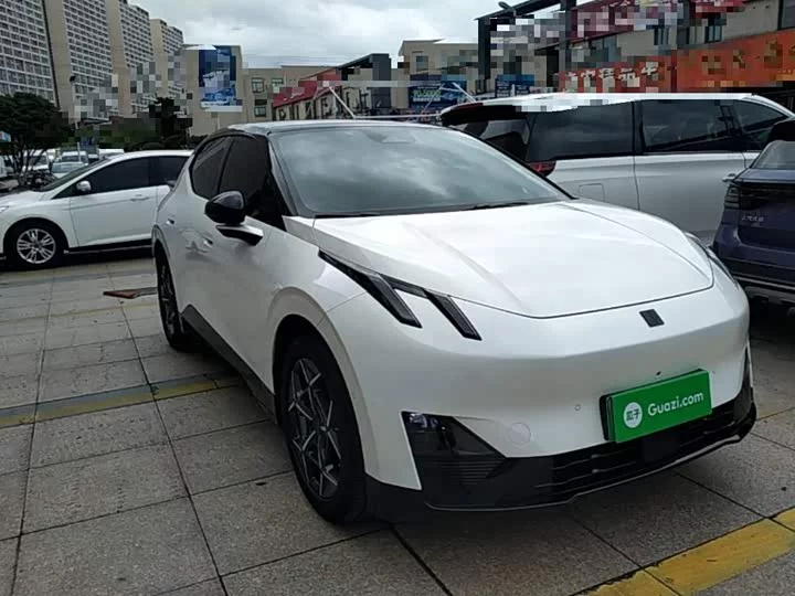 Lynk & Co Z20
