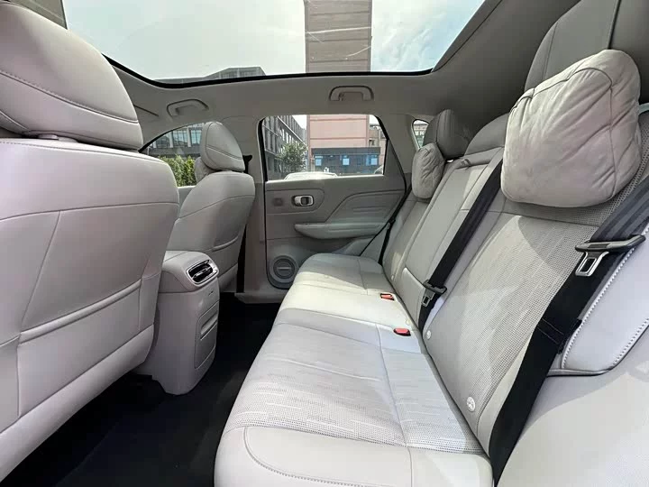 Leapmotor B10