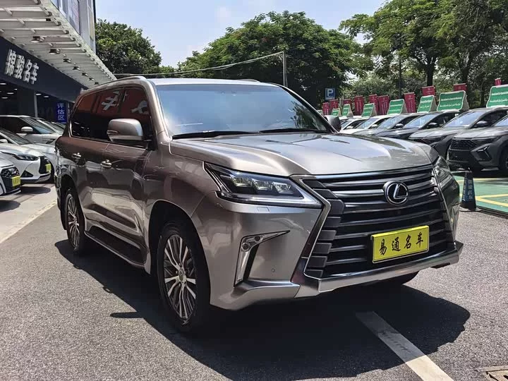 Lexus LX