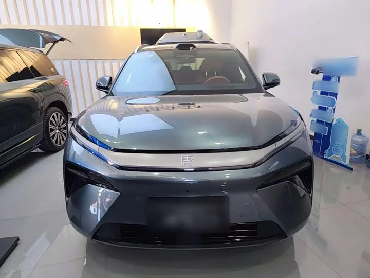 BYD Tang L