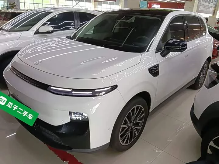 Leapmotor B10