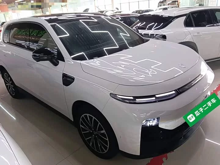 Leapmotor B10