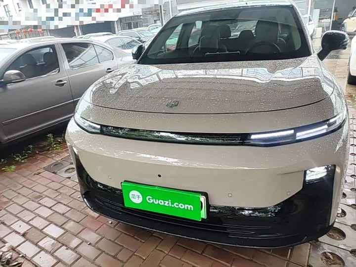 Leapmotor B10
