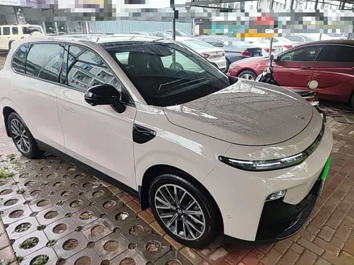 Leapmotor B10