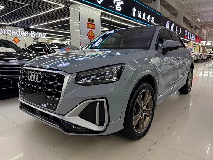 Audi Q2L