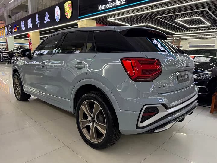Audi Q2L