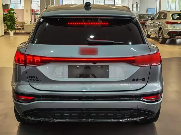 Audi Q6L e-tron