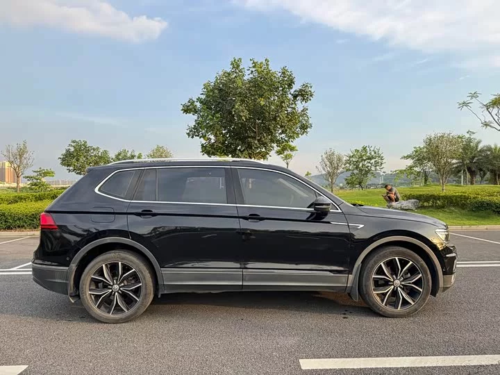 Volkswagen Tiguan L