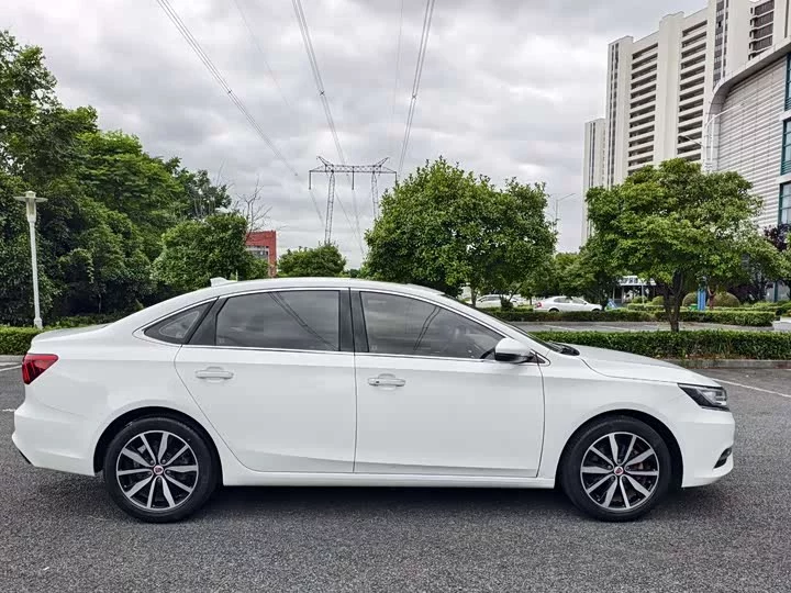 Roewe i6 Classic