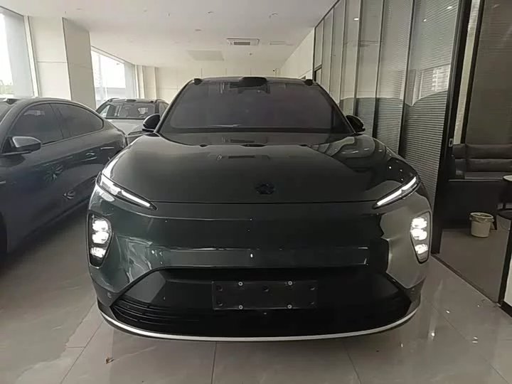 NIO ES8