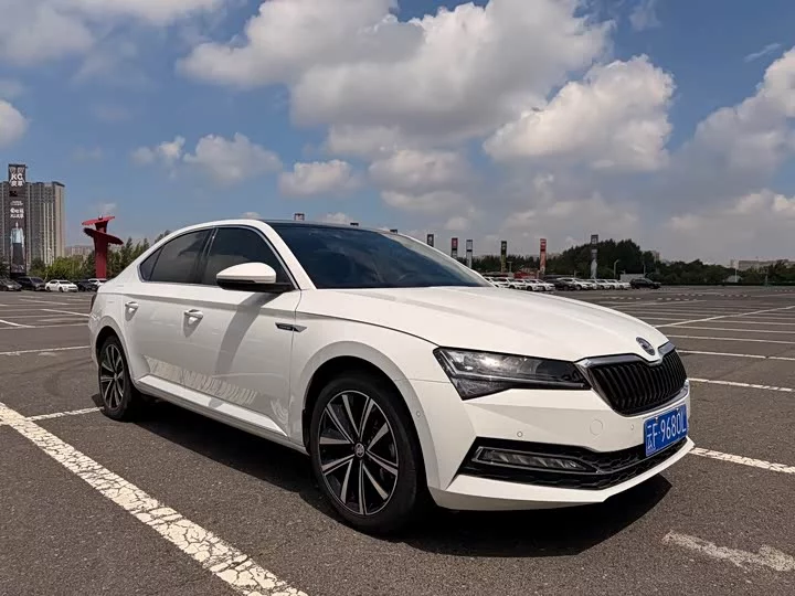 Skoda SuperB