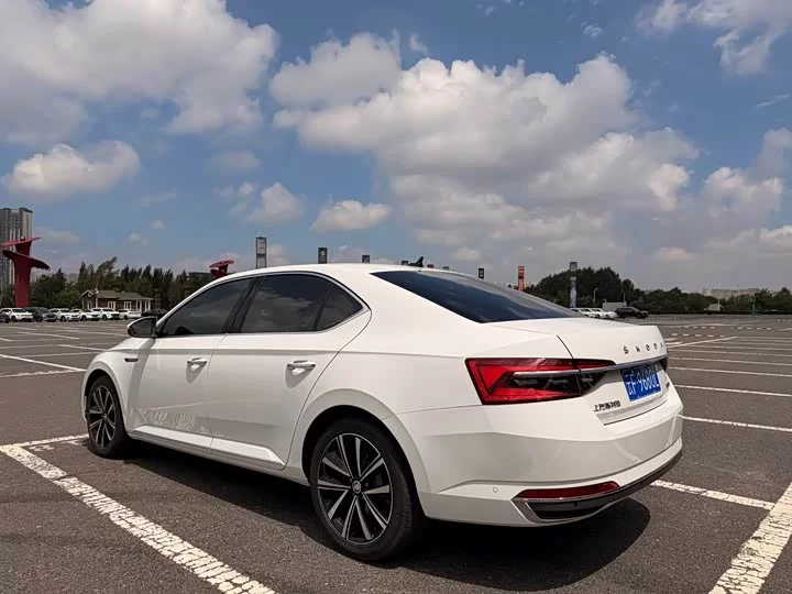 Skoda SuperB